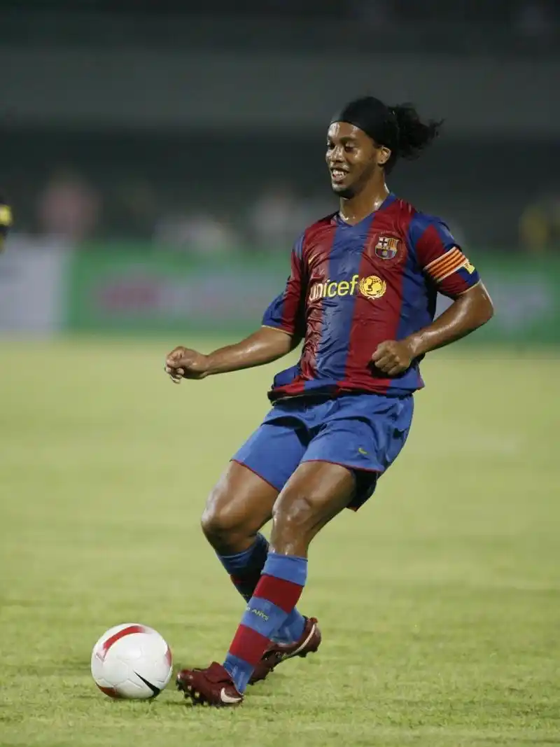 球俱乐部为 球俱乐部为