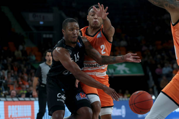 了一个充满 了一个充满